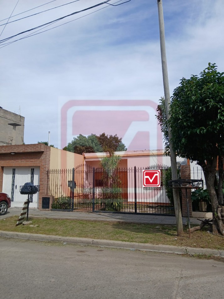 Vivienda de cuatro ambientes. Marcelo T. de Alvear 1246. Rafael Castillo.