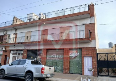 Depto de cuatro ambientes. Roma 2793. Isidro Casanova.