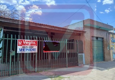 Casa. Dumont 279. Isidro Casanova.