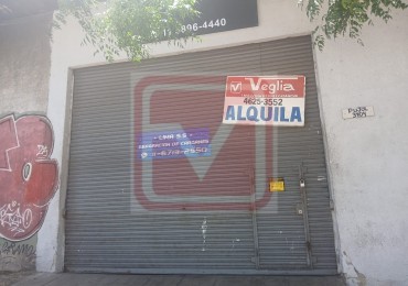  Galpon. Pujol 3404. Isidro Casanova.  