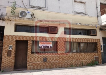 Local. Islas Malvinas 3164. Isidro Casanova.