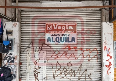  Local. Brig. Gral. J. M. de Rosas 6826. Isidro Casanova. 