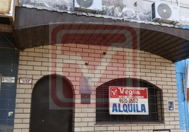 Local. Islas Malvinas 3134. Isidro Casanova.