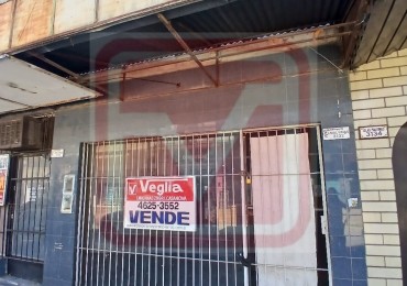 Local. Islas Malvinas 3132. Isidro Casanova. 