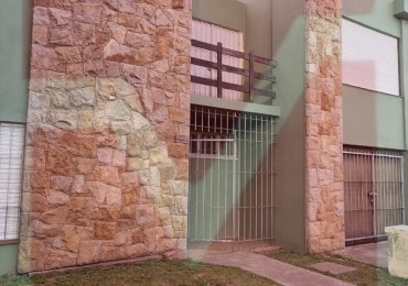 Chalet de tres amb. Cataluña 4895. Mar del Plata.
